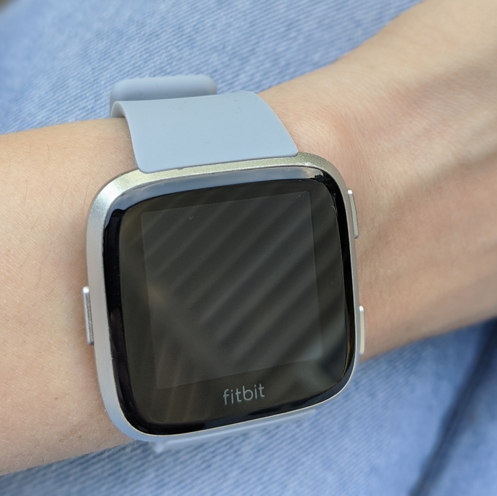 Fitbit Versa - image 6